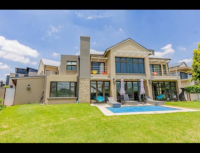 3 BEDROOM HOUSE FOR SALE IN COPPERLEAF ESTATE